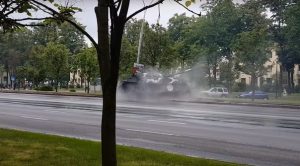 танк снес столб в Минске