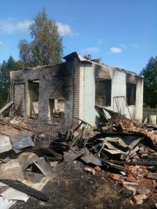 Под Вологдой сгорел единственный дом в деревне. Целые сутки никто не знал о гибели 6 человек