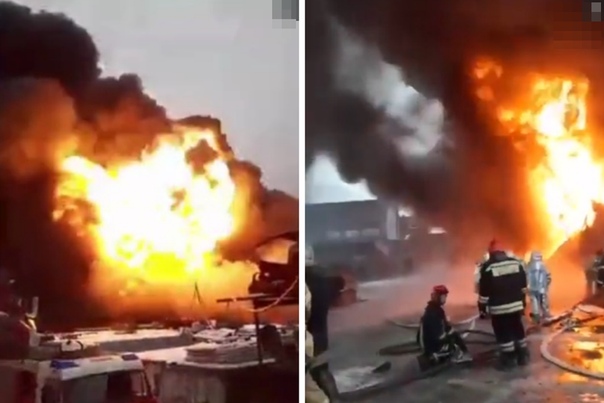 "Меня чуть не скинуло с крыши". Взрыв во время крупного пожара в Екатеринбурге попал на ВИДЕО